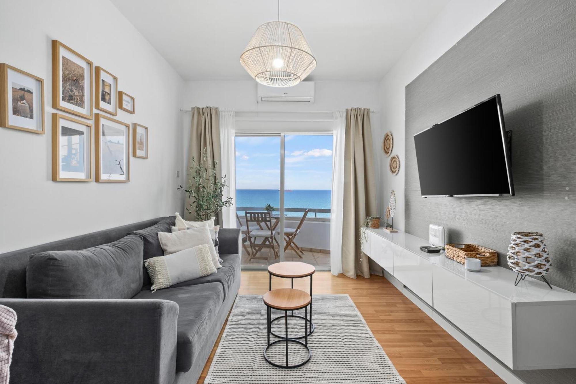 Lazuli Sea View Beachfront- Ap 61 Larnaca Eksteriør billede