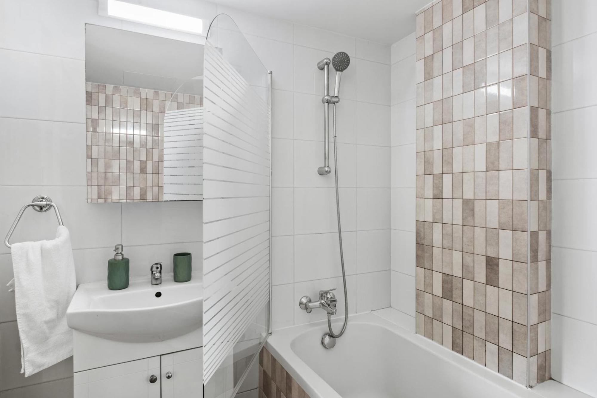 Lazuli Sea View Beachfront- Ap 61 Larnaca Eksteriør billede
